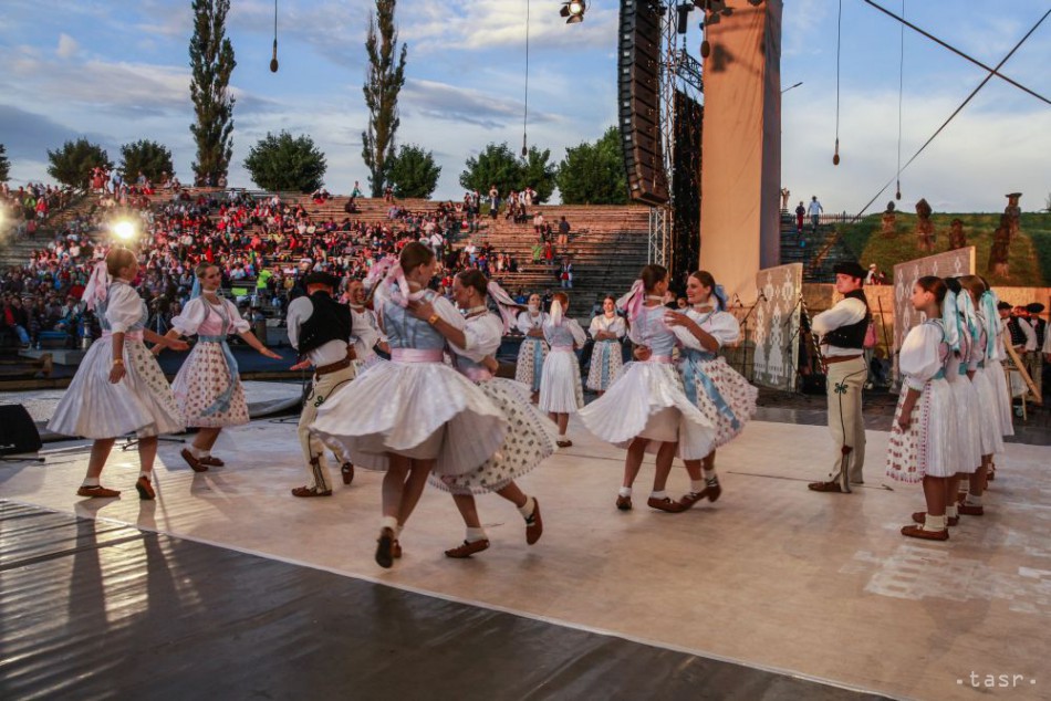 Vystúpenie folklórnej skupiny